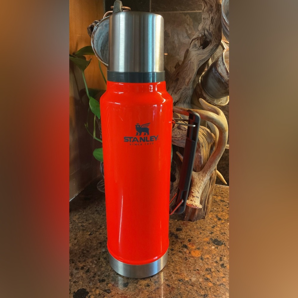 Stanley Classic Legendary Insulated Vacuum Bottle.